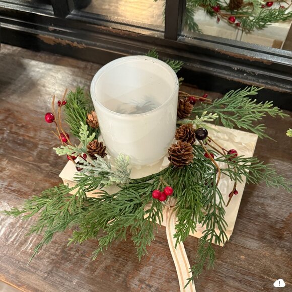 Holiday Candle Ring/Wreath - Picture 3 of 8